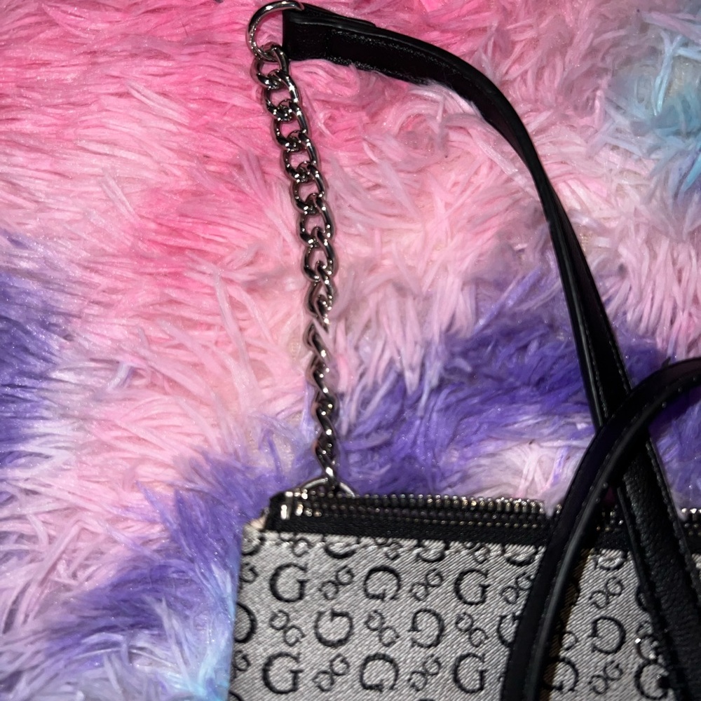 GUESS women’s purse - Picture 2 of 10